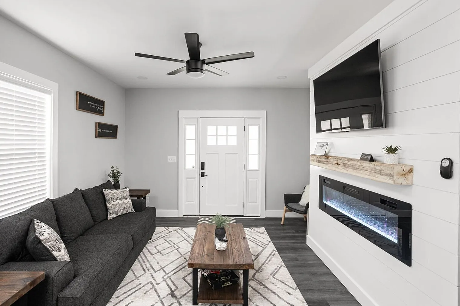 3 bed, 2.0 bath, $3,259 — Photo 2