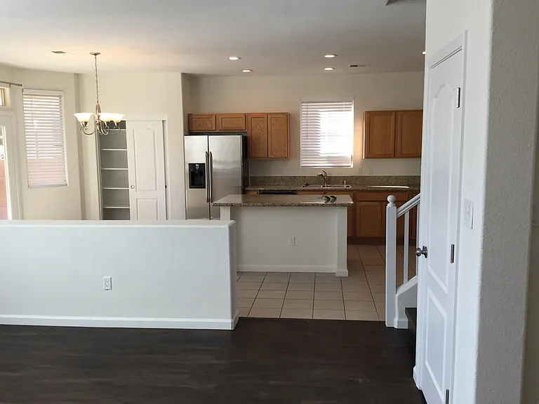 1391 Peppoli Loop SE — Photo 3
