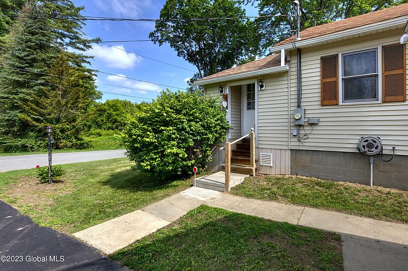 4th image of 117 Lake Avenue