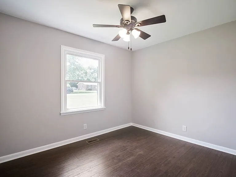 106 Napier Dr — Photo 22
