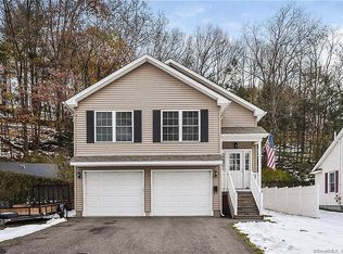 111 Golden Hill St, Naugatuck, CT 06770