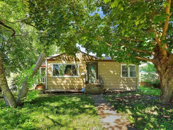 3239 Halifax Ave N, Robbinsdale, MN 55422