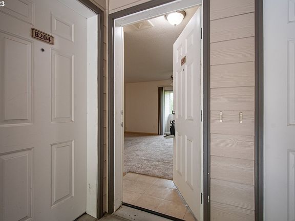 3rd image of 14605 NE 20th Ave #B203