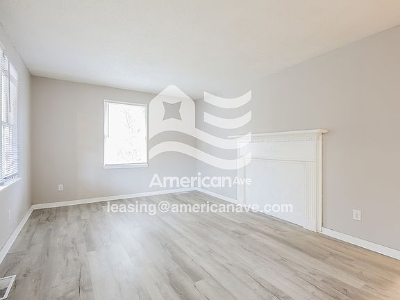 1183921_004_wm_-_living_room_13439239.jpg