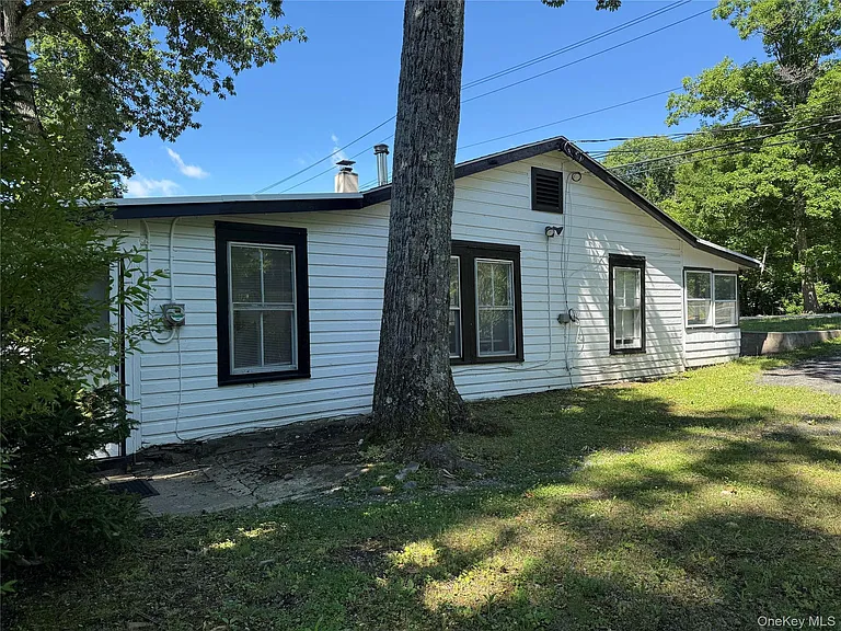 240 Jersey Ave — Photo 2