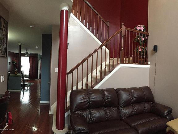 4th image of 2321 Berkshire Ln