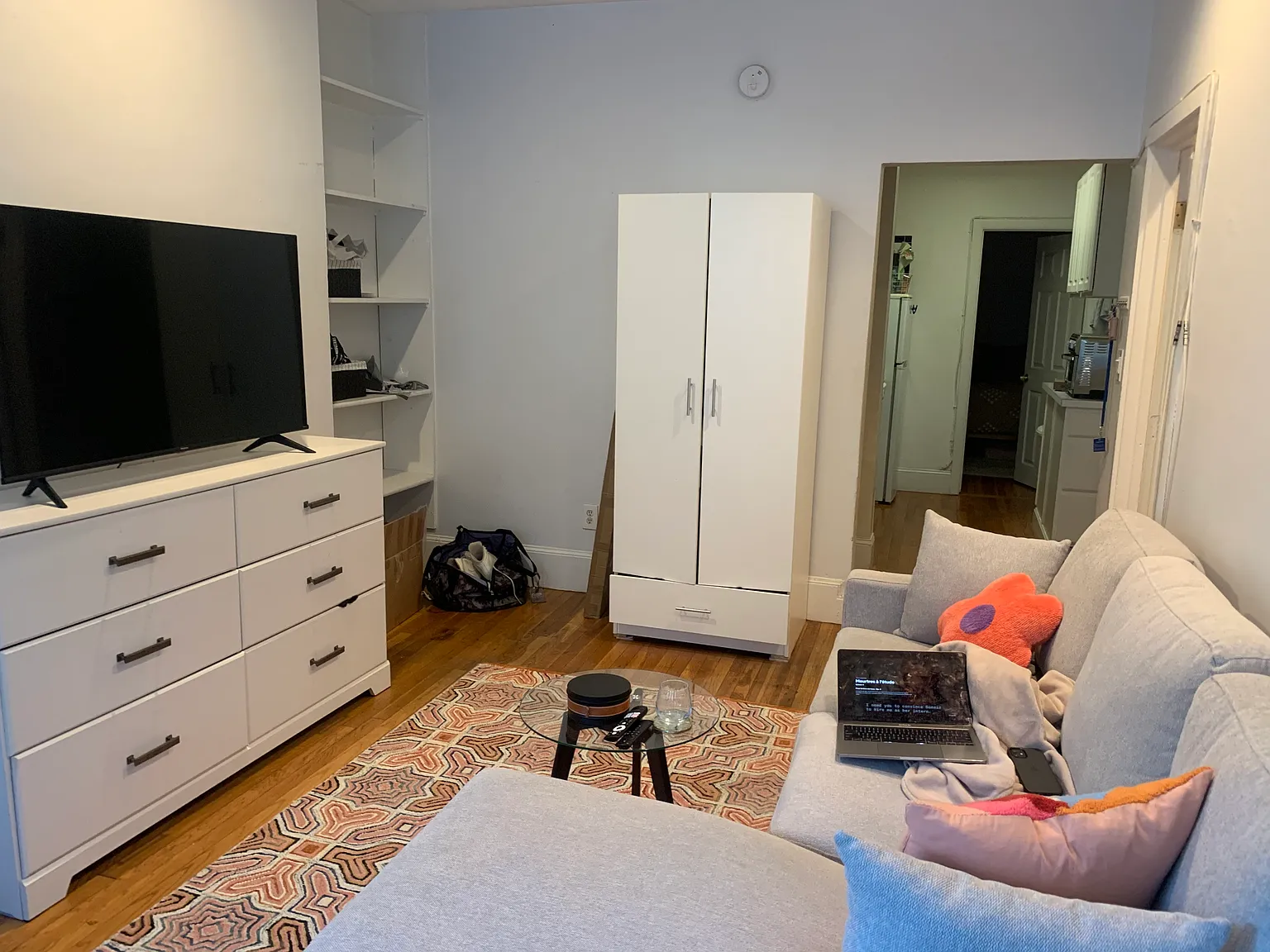 2 bed, 800 sqft, $4,050 — Photo 3