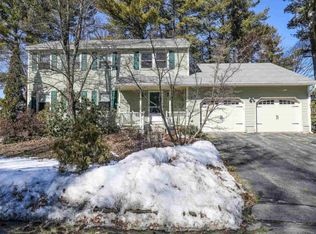 32 Camelot Dr, Manchester, NH 03104