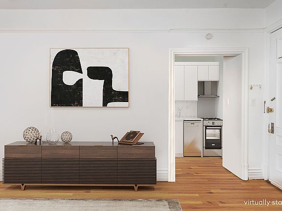 3rd image of 2109 Broadway #15/127