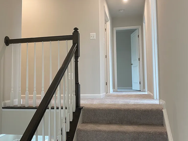 1009 Headquarters Way — Photo 7