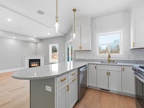 5th image of 51 W Main St #6