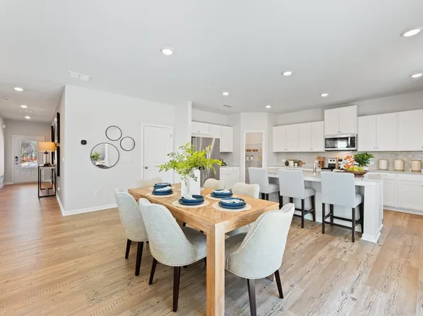 5316 Carodel Farm Way, Flowery Branch, GA 30542