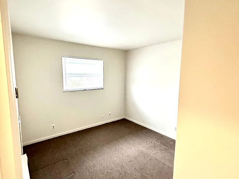 408 N Jefferson St #12 — Photo 4