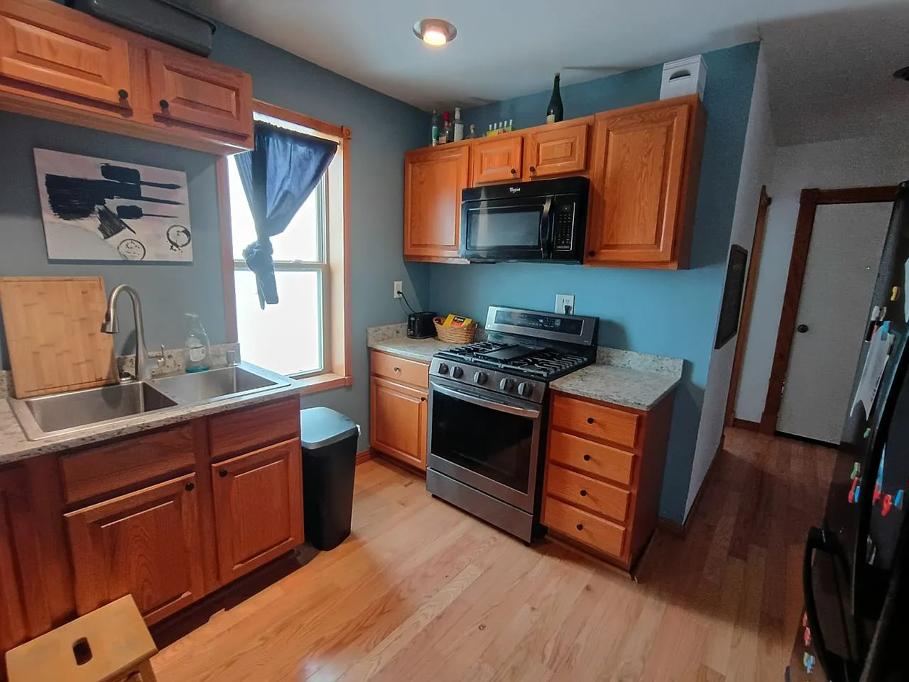 3 bed, 1.5 bath, 1350 sqft, $2,375 — Photo 4