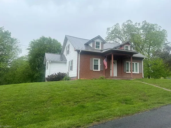 262 Summit Dr, Mount Airy, NC 27030
