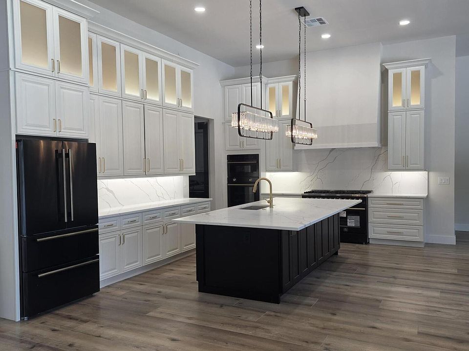 2nd image of 10026 SE Buttonwood Way
