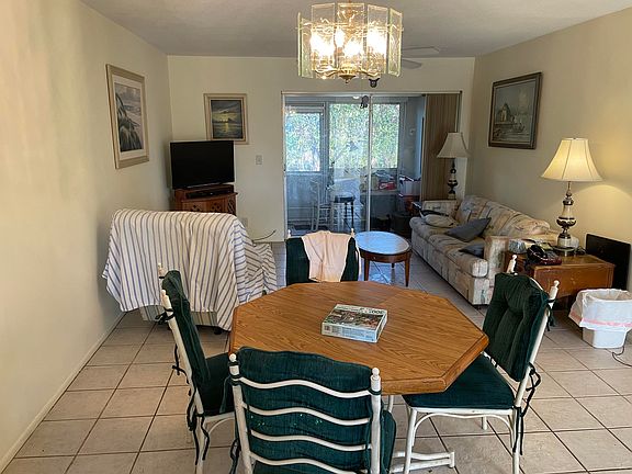 5th image of 2946 Ashley Dr E APT D