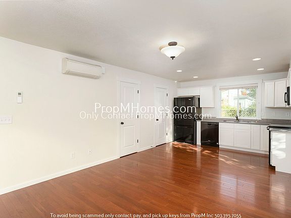 5th image of 7726 SE Washington St