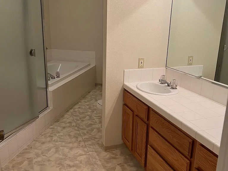 60 Linda Ct — Photo 5