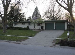 6238 Sunrise Rd, Lincoln, NE 68510