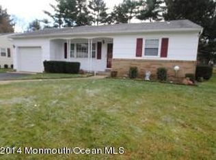 910 Edgebrook Dr N, Toms River, NJ 08757