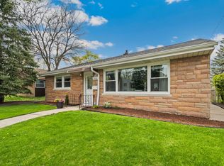 4144 Custer Ave, Brookfield, IL 60513