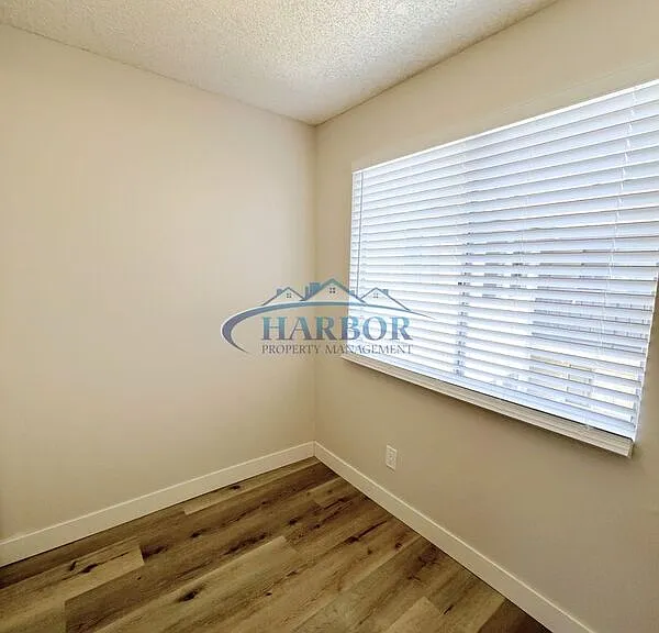 2315 S Grand Ave #11 — Photo 8