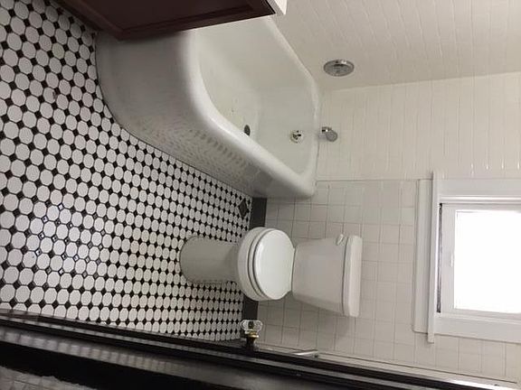 3rd image of 4455 Russell Blvd