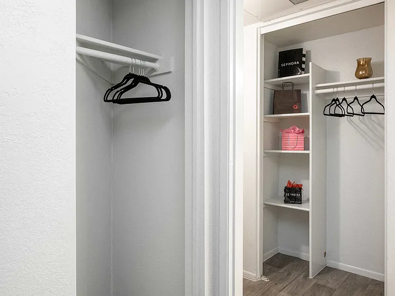 Stonybrook Apartments — Photo 15