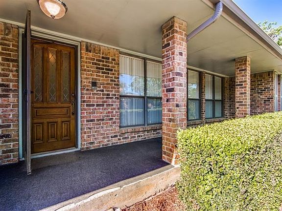 2nd image of 134 Maywood Cir