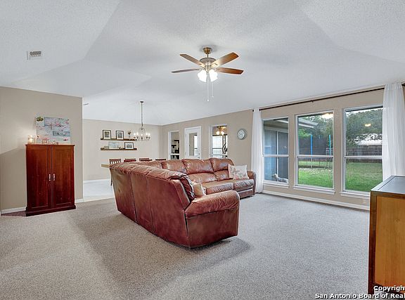 4th image of 150 Cora St