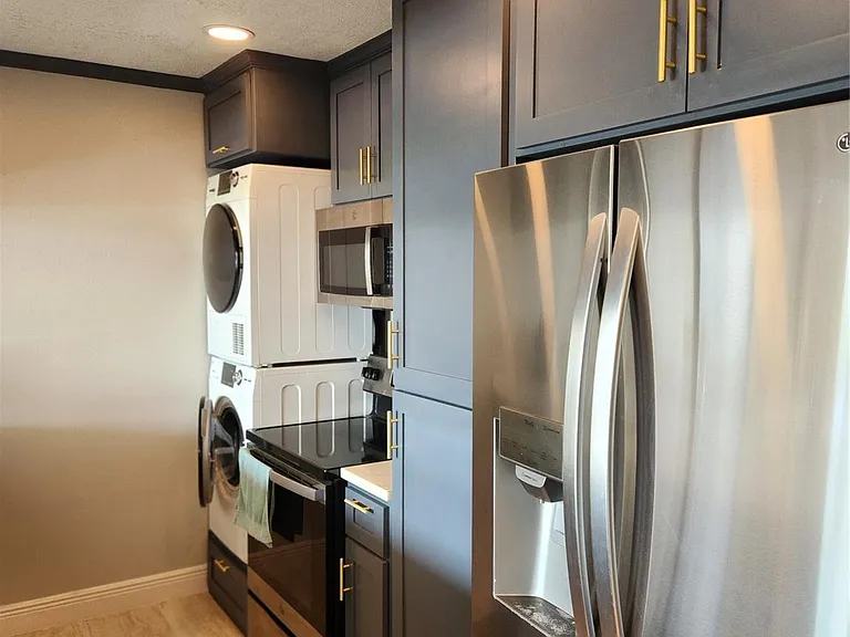 12600 Melville Dr #123 — Photo 9
