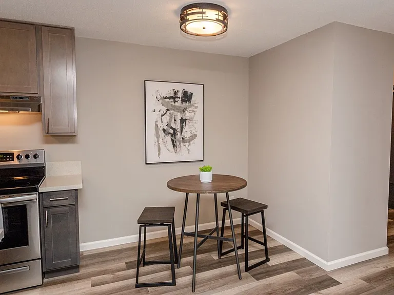 The Birchway Apartments — Photo 11