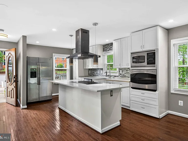 16611 Geddy Ct — Photo 8