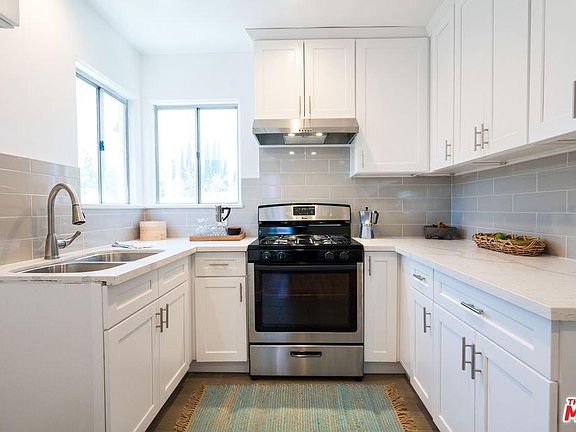 3rd image of 6446 Roble Ave