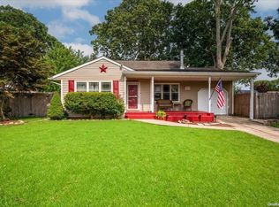 17 Mallard Ave, Selden, NY 11784