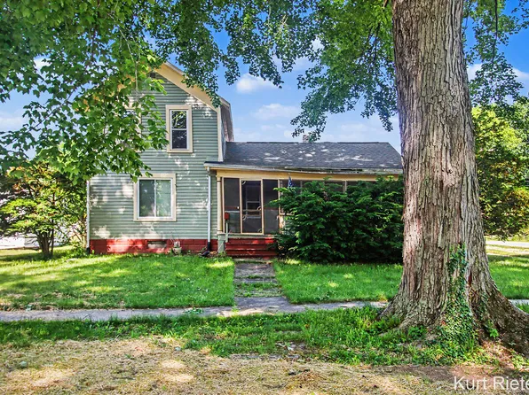 220 Hamilton Ave, Bangor, MI 49013