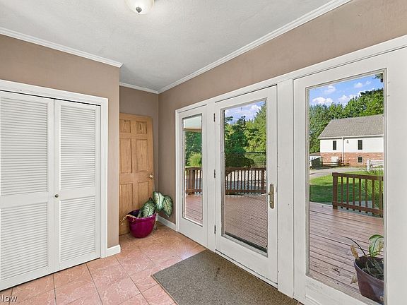 3rd image of 9532 Johnnycake Ridge Rd