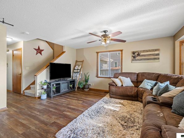 910 Daybreak Dr, Lincoln, NE 68505