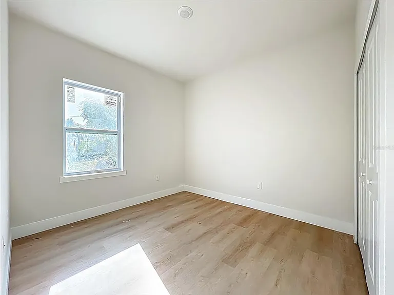 356 W 4th St — Photo 20