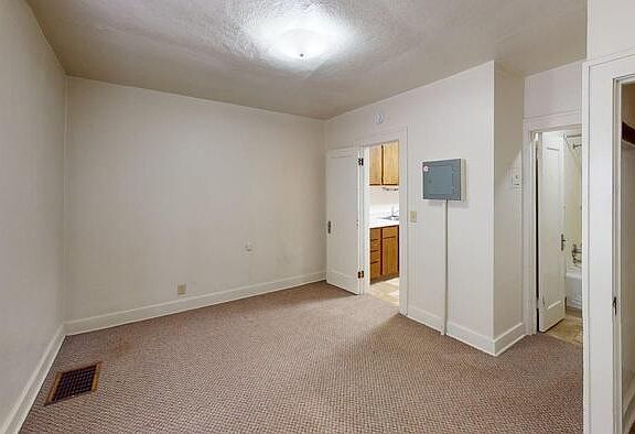 4th image of 1508 E Thayer Ave #1