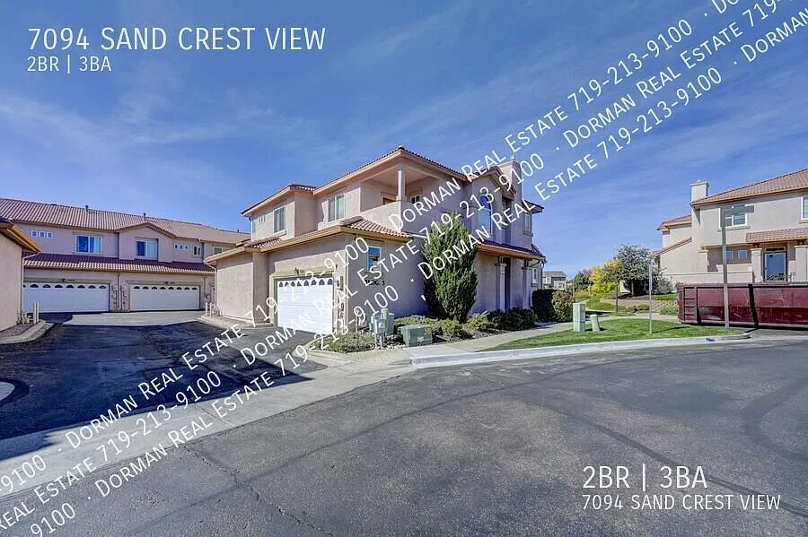 Beautiful Townhome in gated community! — Photo 3