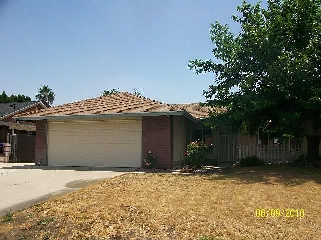 2nd image of 935 S Larch