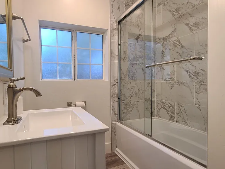 1402 Clara Ln — Photo 15