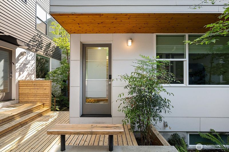 3rd image of 906 13th Avenue #B
