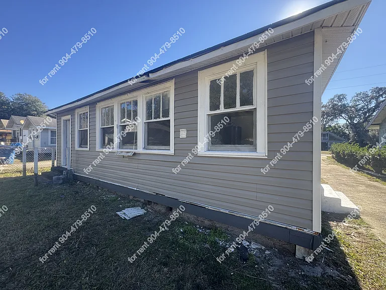 1243 Ida St — Photo 6