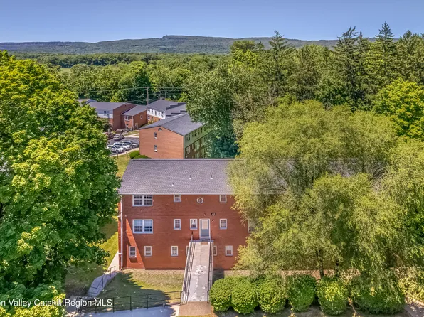 28-1 Huguenot Street, New Paltz, NY 12561
