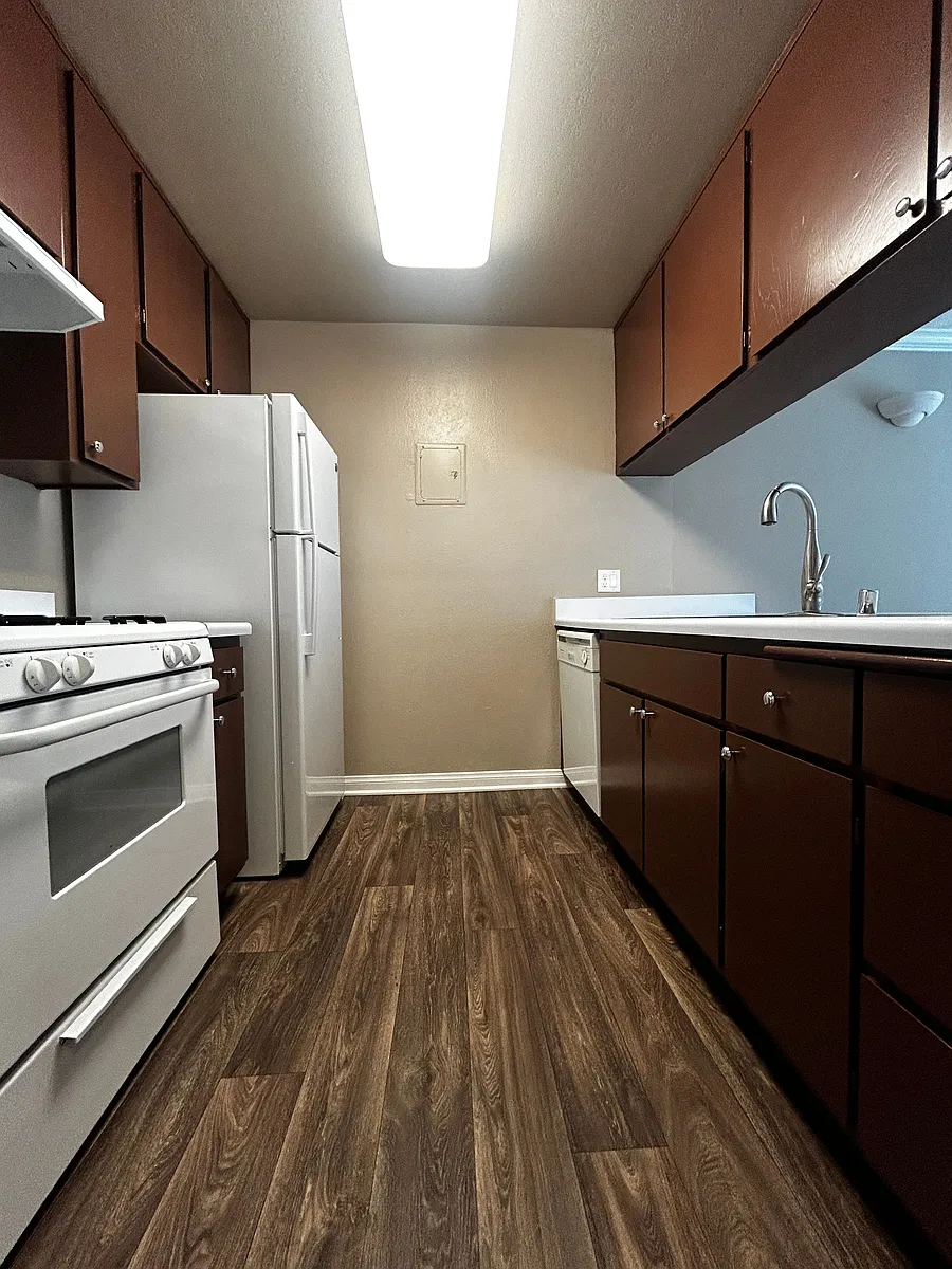 Building Photo - 344 S Arroyo Dr #G