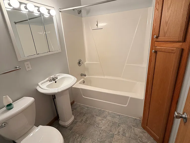 2929 Westedge Blvd — Photo 12