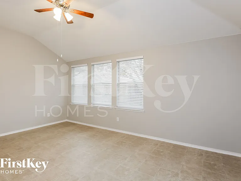 1829 Canvasback — Photo 10